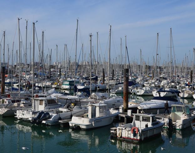 Port nautique équipé en chauffage solaire